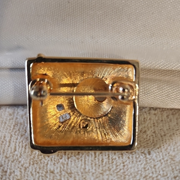 Vintage | Swarovski Enamel " Paris by The Sea" Brooch 1991 - Picture 2 of 3